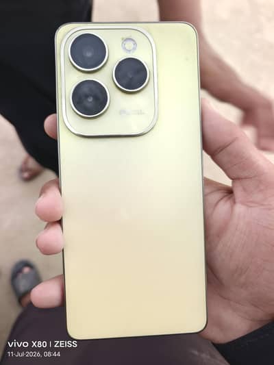 Infinix Hot 40 Pro