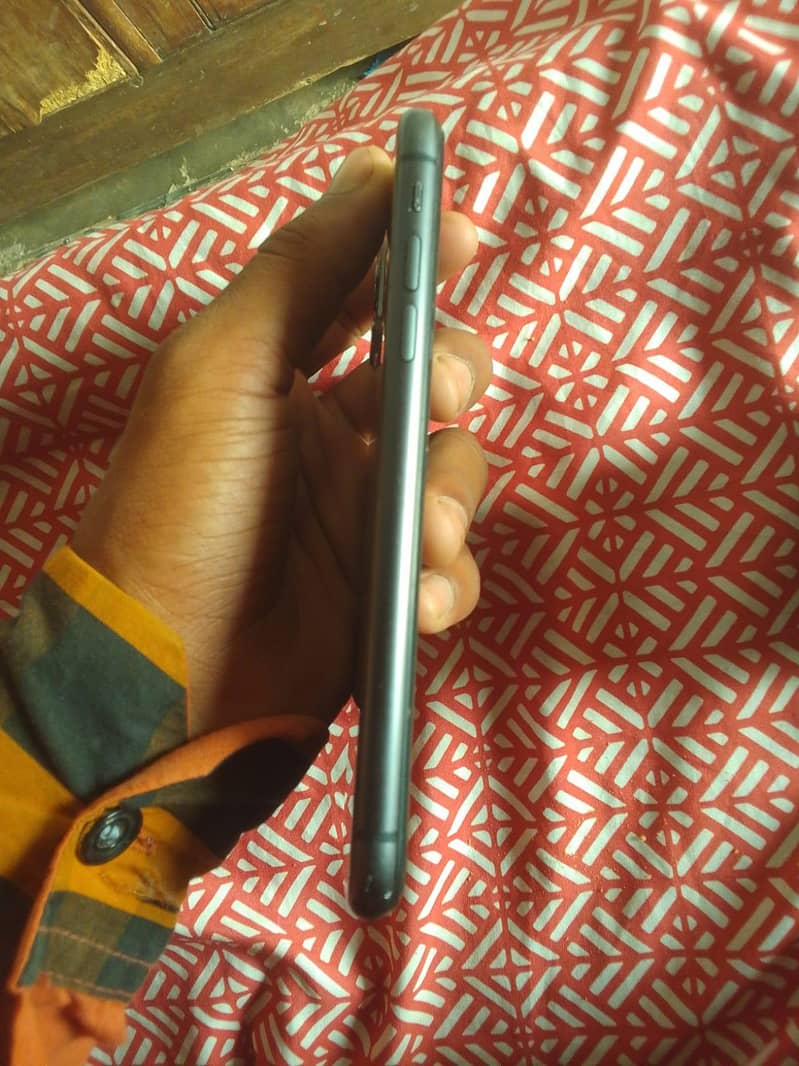 Apple iPhone 11 2
