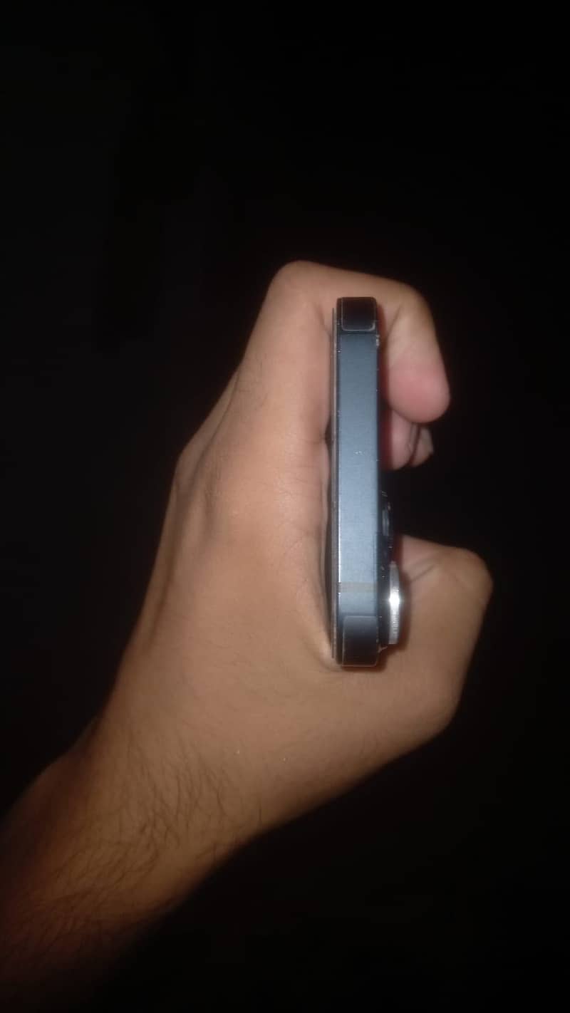 Apple iPhone 14 3