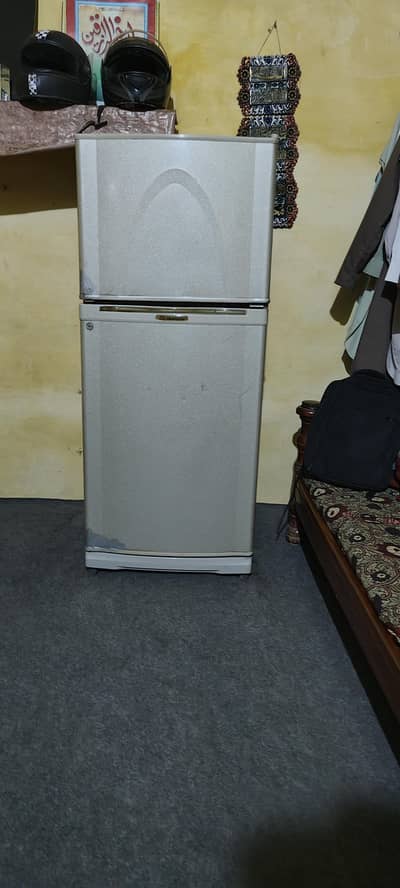 Dawlance Medium Size Refrigerator Non Inverter