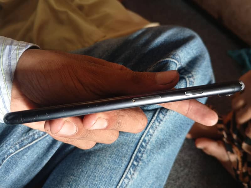 Apple iPhone 7 2