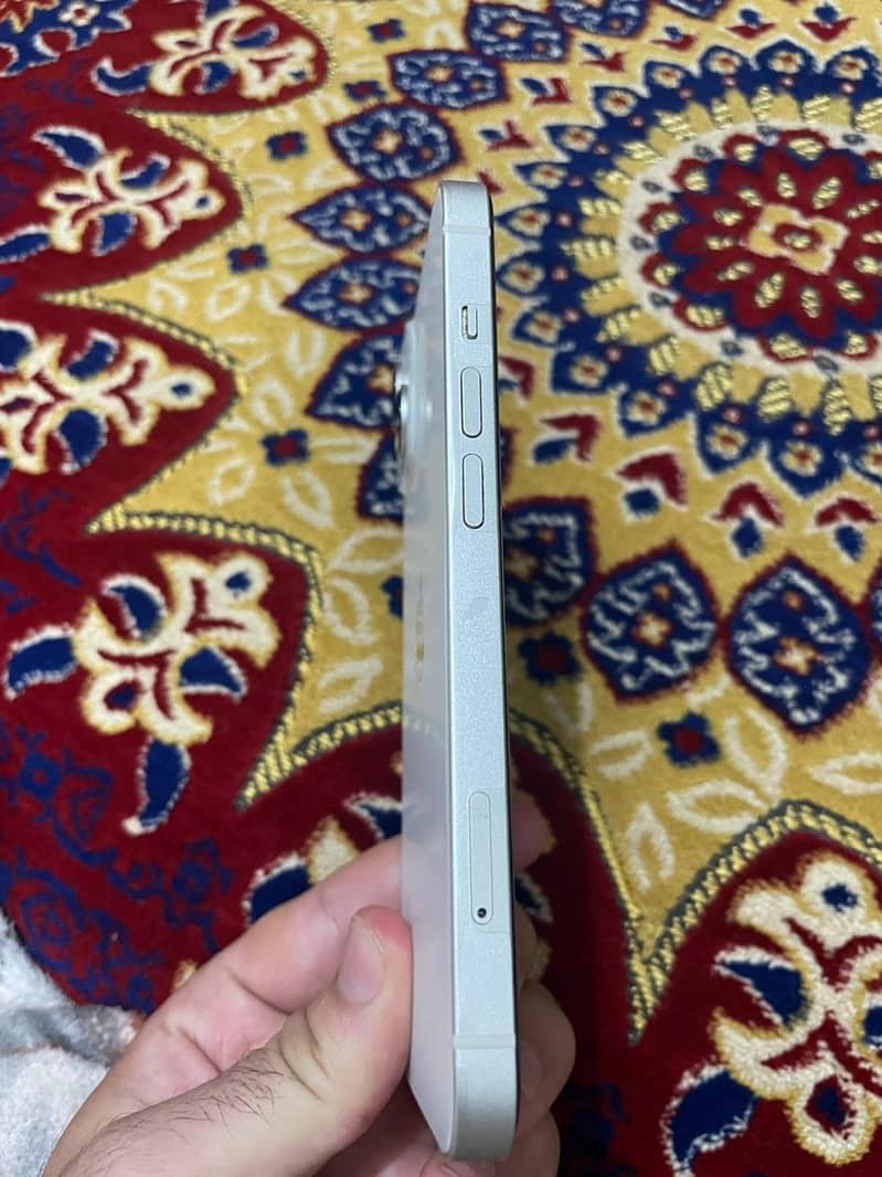 Apple iPhone 14 12