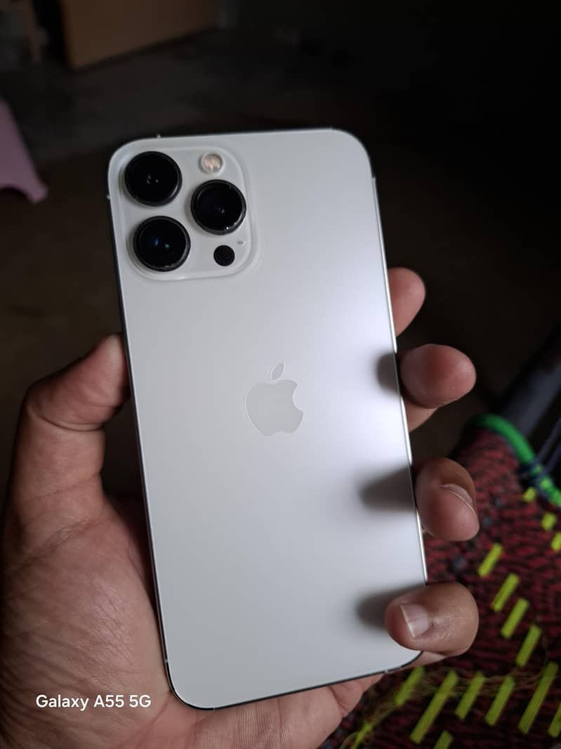 Apple iPhone 13 Pro Max 0