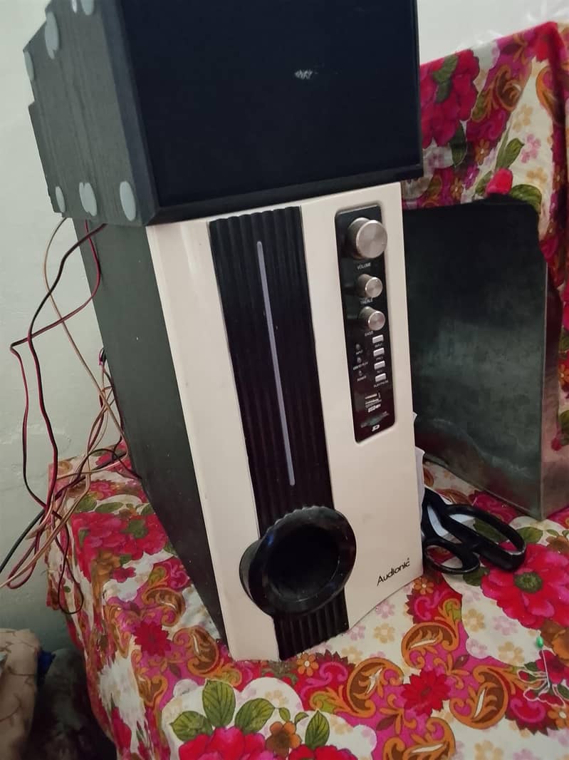 audionic woofers 0