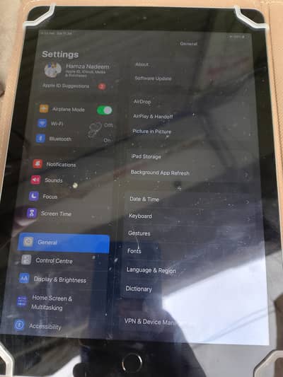 iPad 5th generation 32gb condition 10/7only finger off