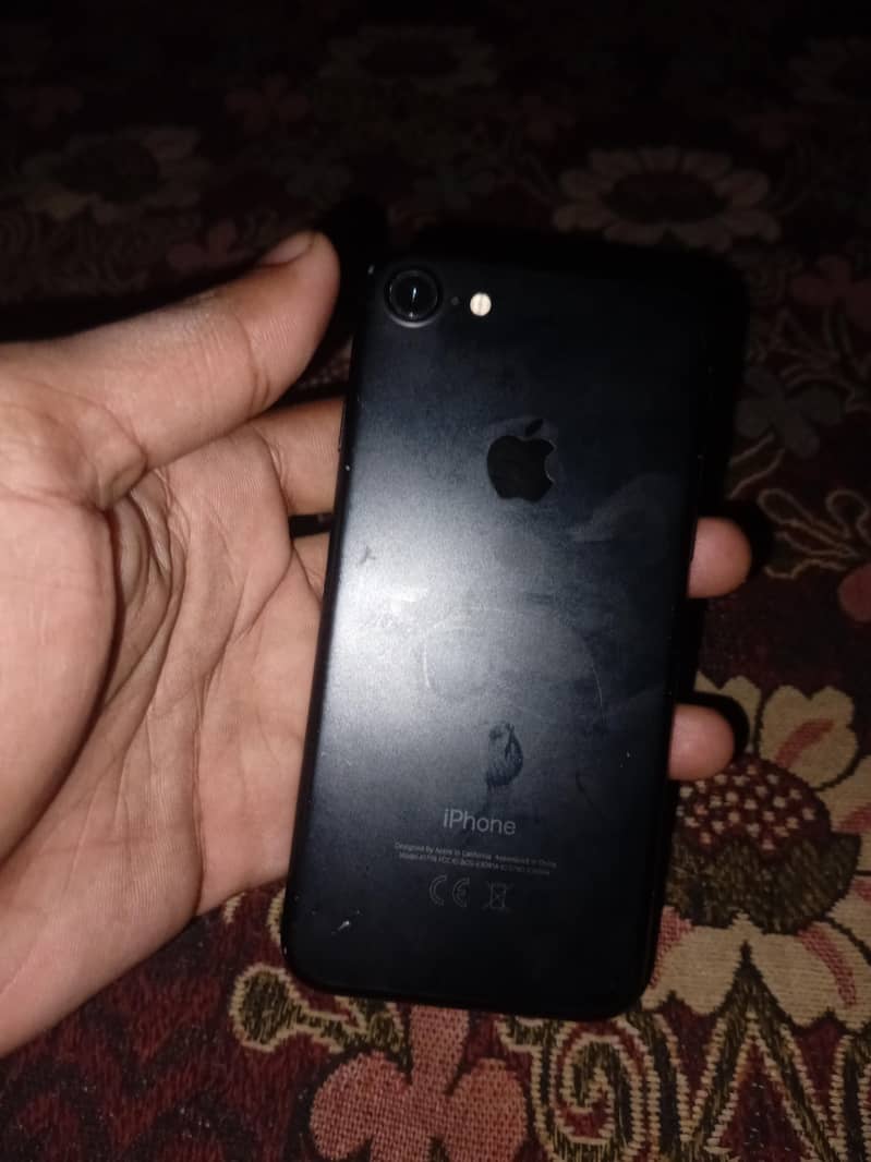 Apple iPhone 7 1