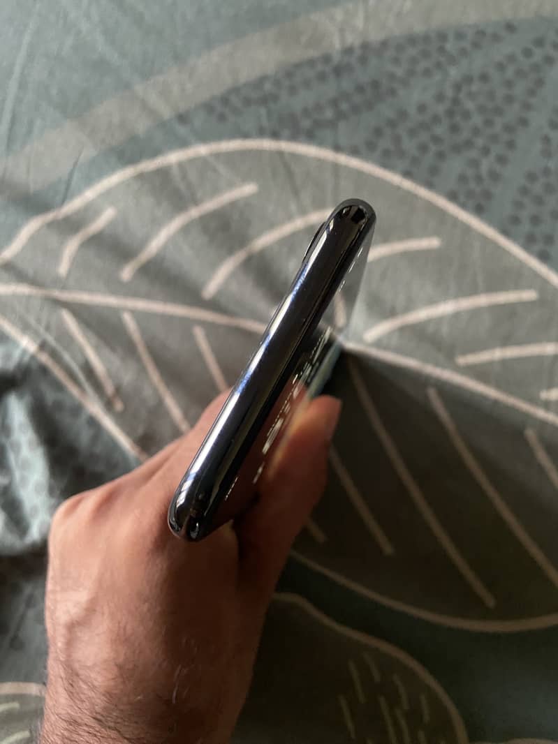 Apple iPhone X 2