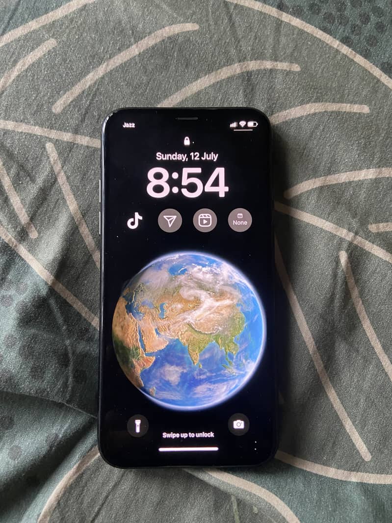 Apple iPhone X 4