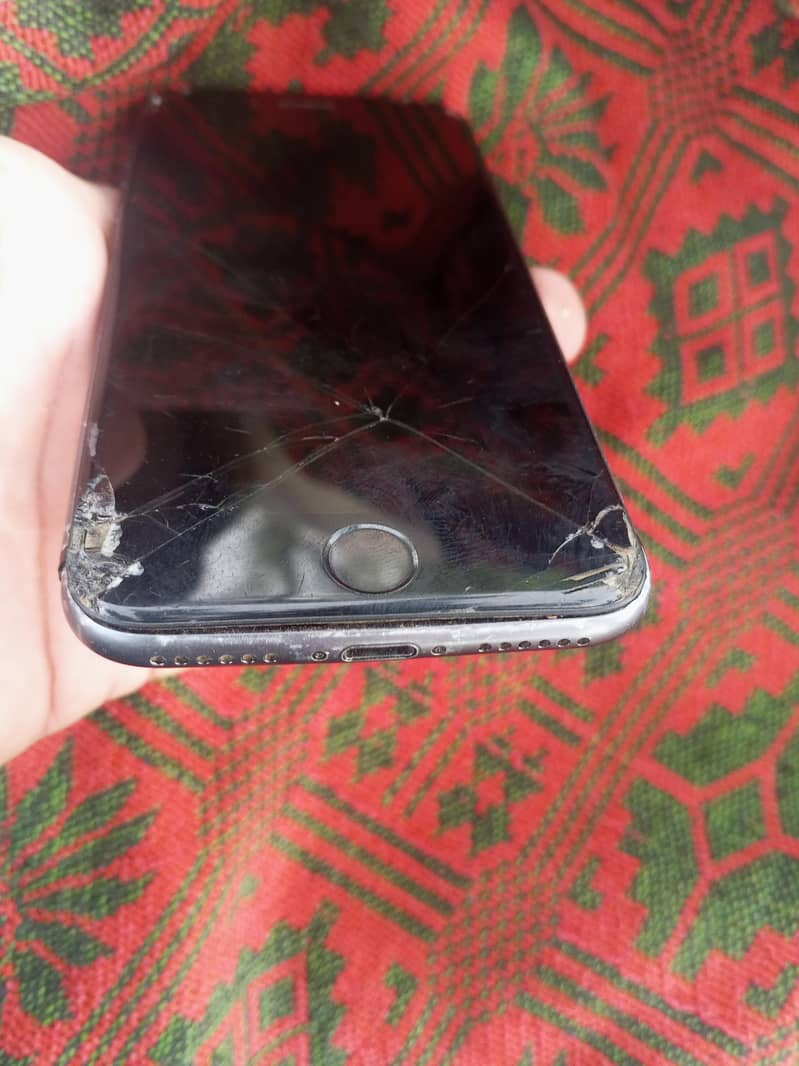 Apple iPhone 8 3