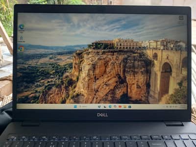 Dell laptop core i 5 10 garnation 8GB RM. 256GB  SSD