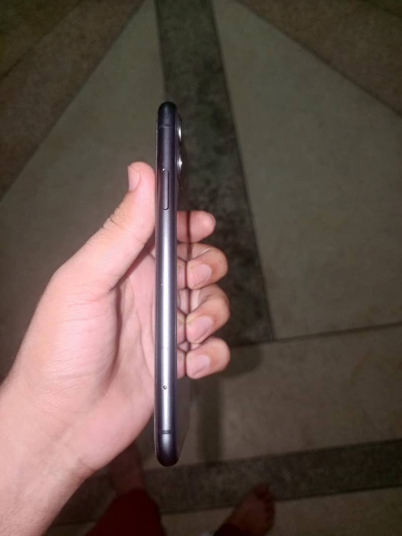 Apple iPhone 11 5