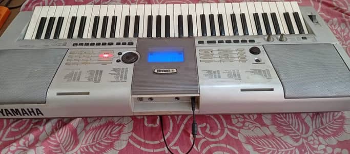 Yamaha PSR i425