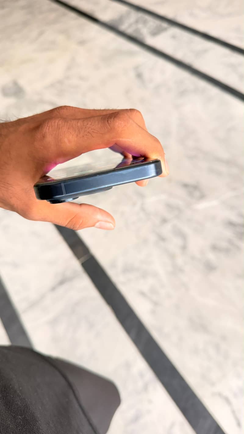Apple iPhone 15 Pro 4