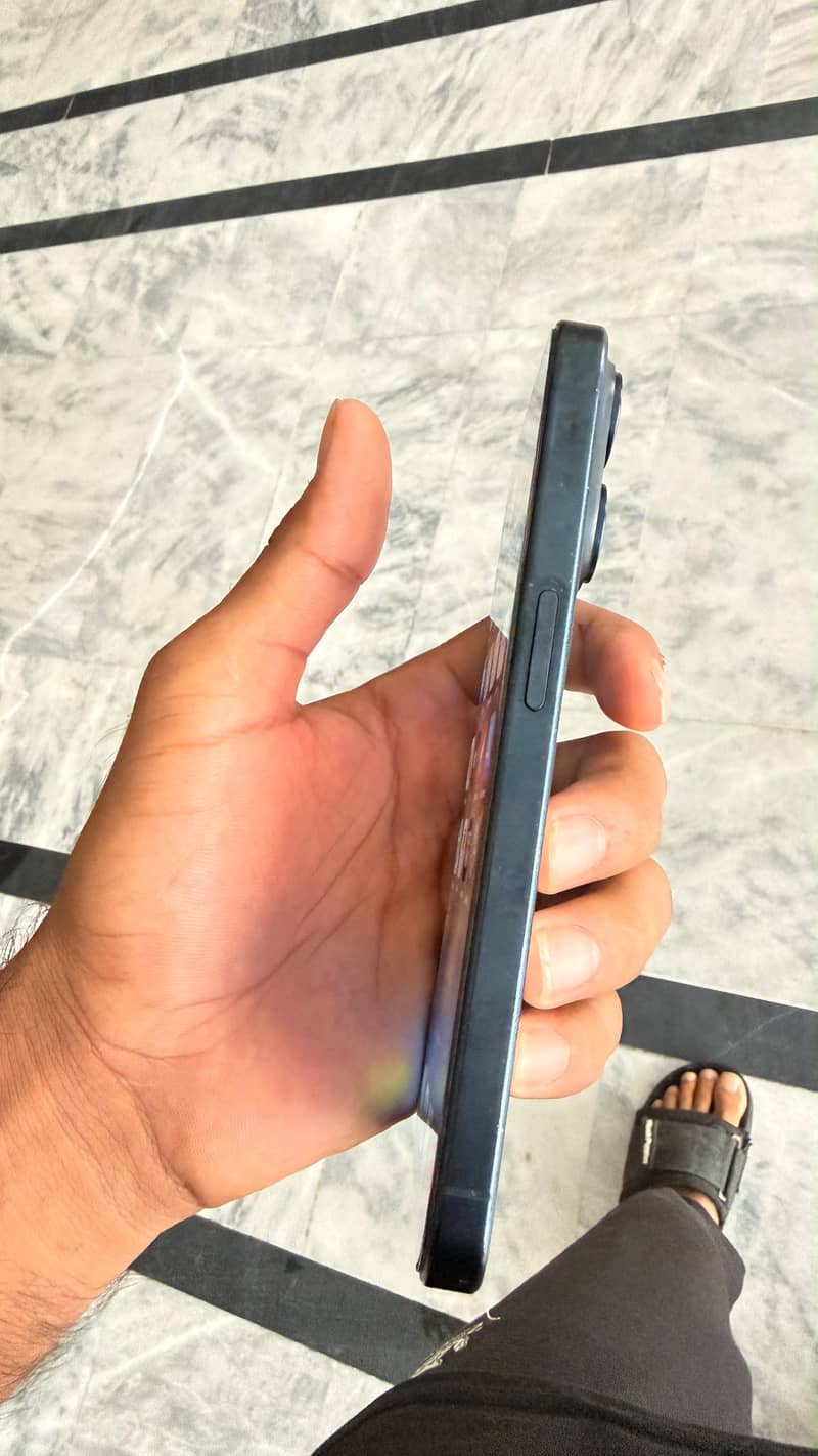Apple iPhone 15 Pro 6