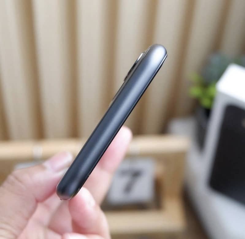 Apple iPhone 11 5