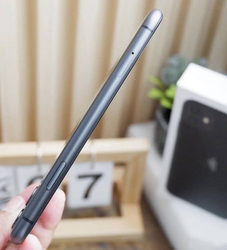 Apple iPhone 11 6