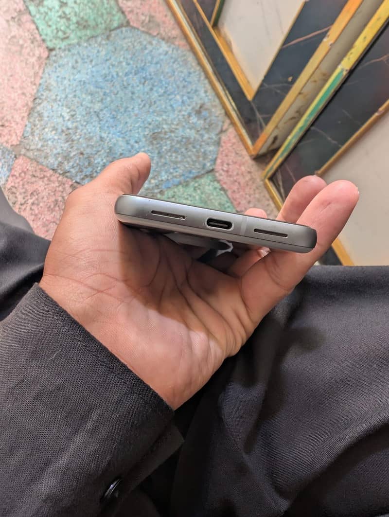 Google Pixel 8 2