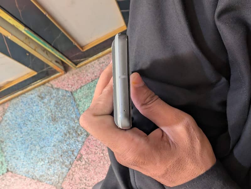 Google Pixel 8 3