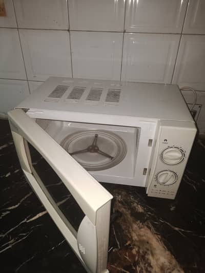 Orient Microwave Oven 10/10 Working condition