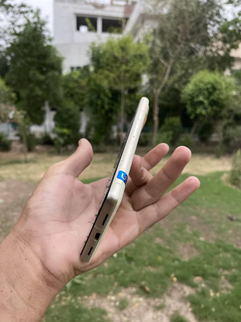 Google Pixel 7 4