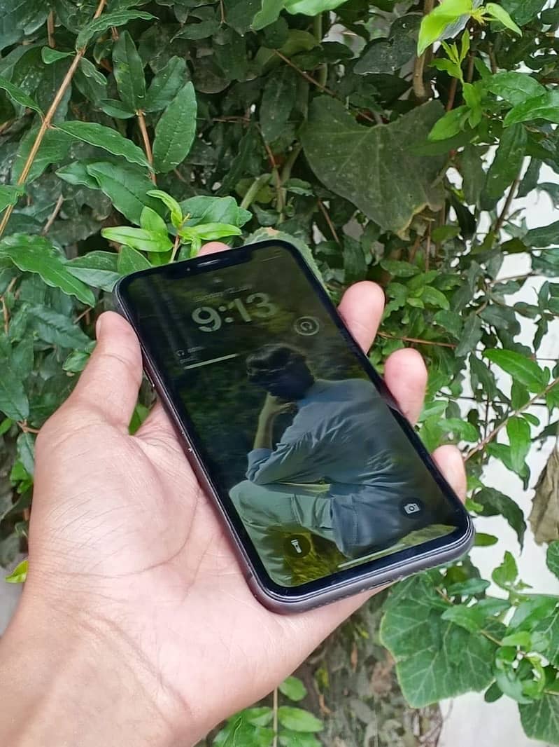 Apple iPhone 11 3