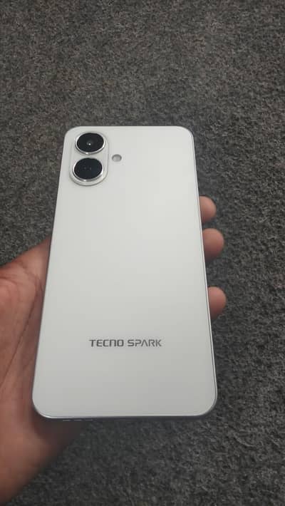 Tecno Spark Go 2
