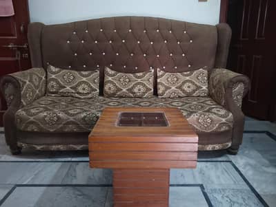 5 seater sofa set with 4 compartments table