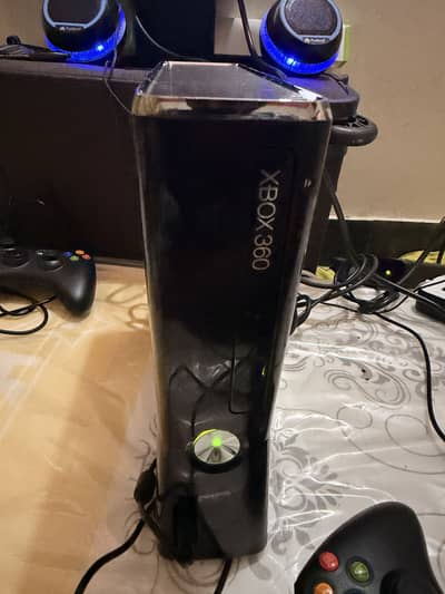 XBOX 360 With 100+ game gta 5
