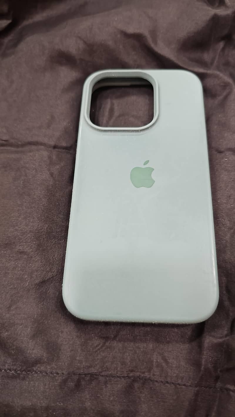 iphone 15 pro 4