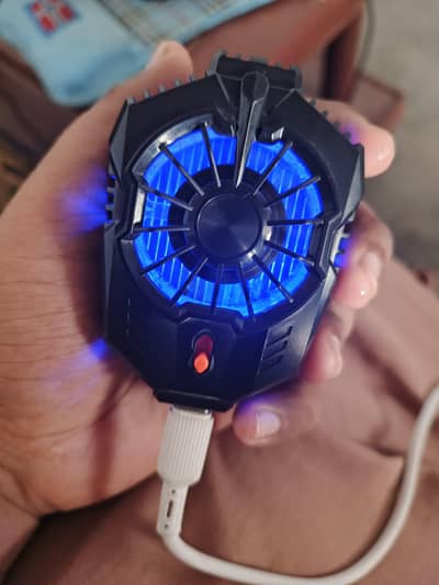 Cooling fan for mobile