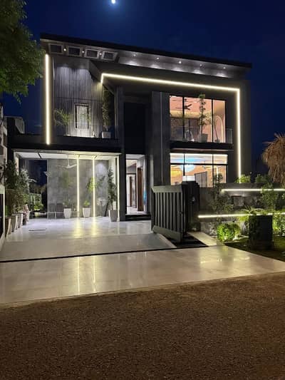 Premium Listing: 1 Kanal Ultra-Modern House In NESPAK Phase 3, Lahore Experience Elevated Living With This Brand-New, Master-Built 1 Kanal Bungalow.