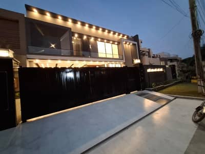 1 Kanal Luxury House for Sale Valencia Town, Lahore