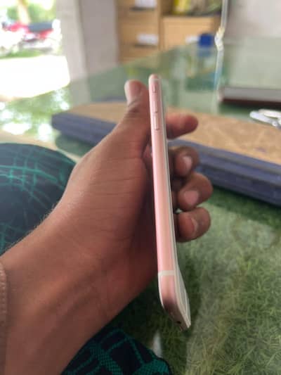 Apple iPhone 7