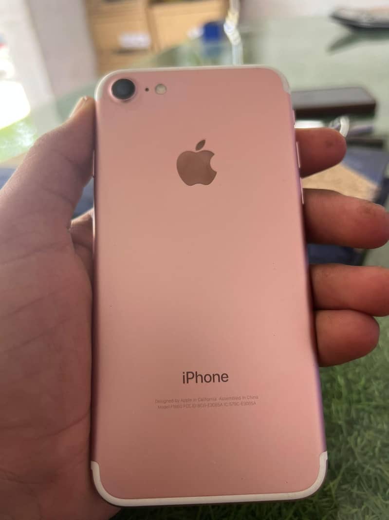 Apple iPhone 7 3