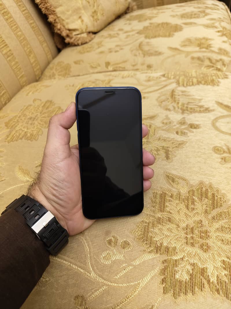 Apple iPhone 12 7