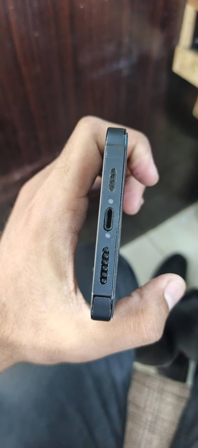 iPhone 14 Pro Max 4
