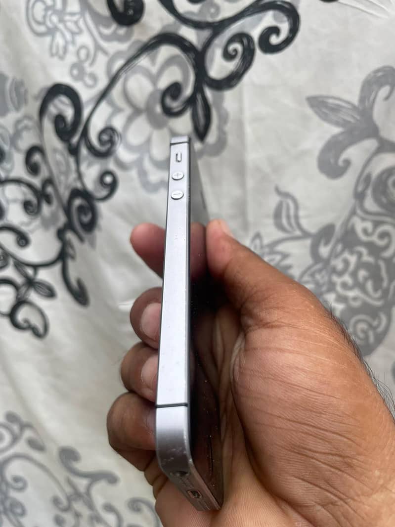 Apple iPhone SE 7