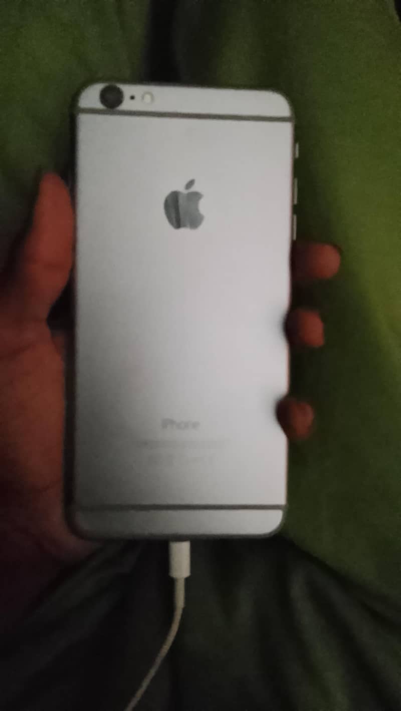 Apple iPhone 6 Plus 2
