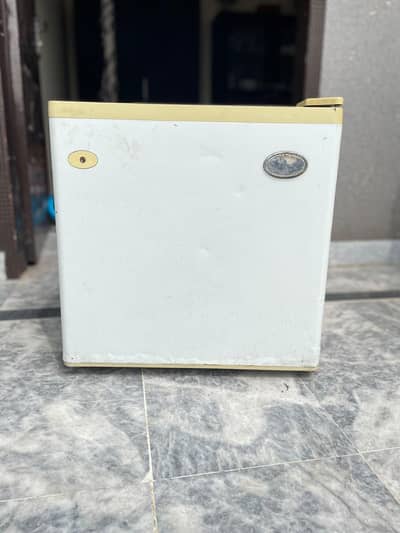 mini frige colling zbrdest