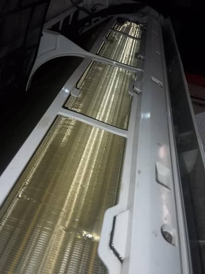 dc inverter ac he new coil dali he gas nahe he bhut achi condition me