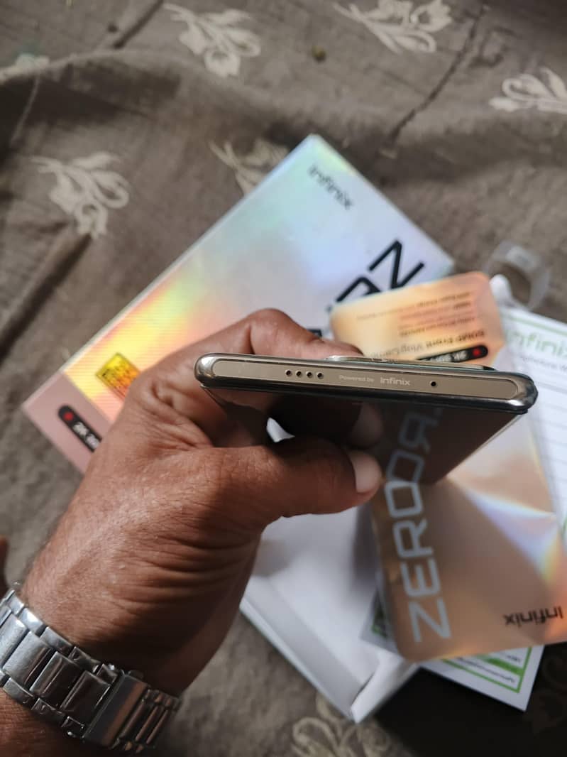 Infinix Zero 30 3