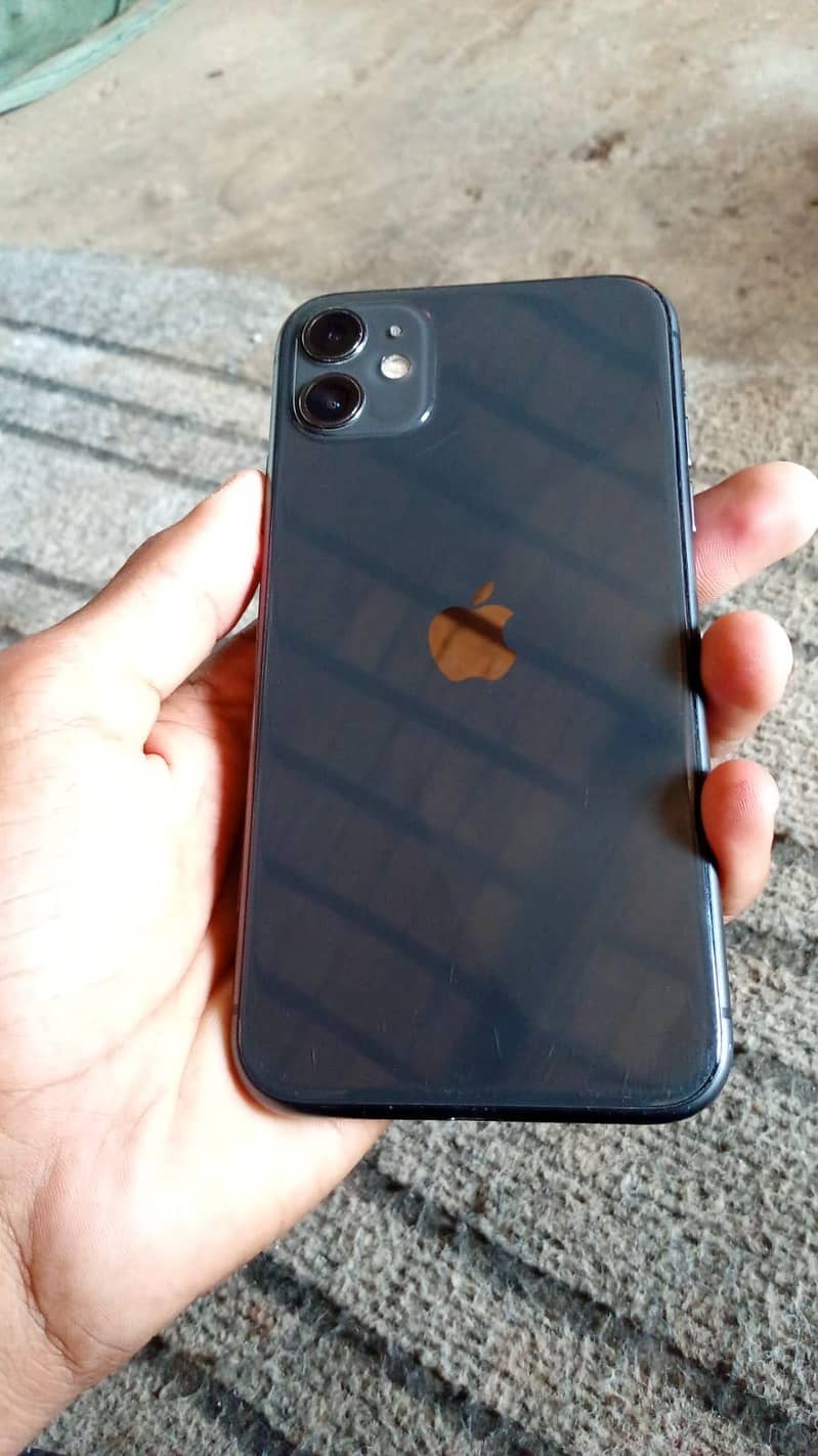 Apple iPhone 11 4