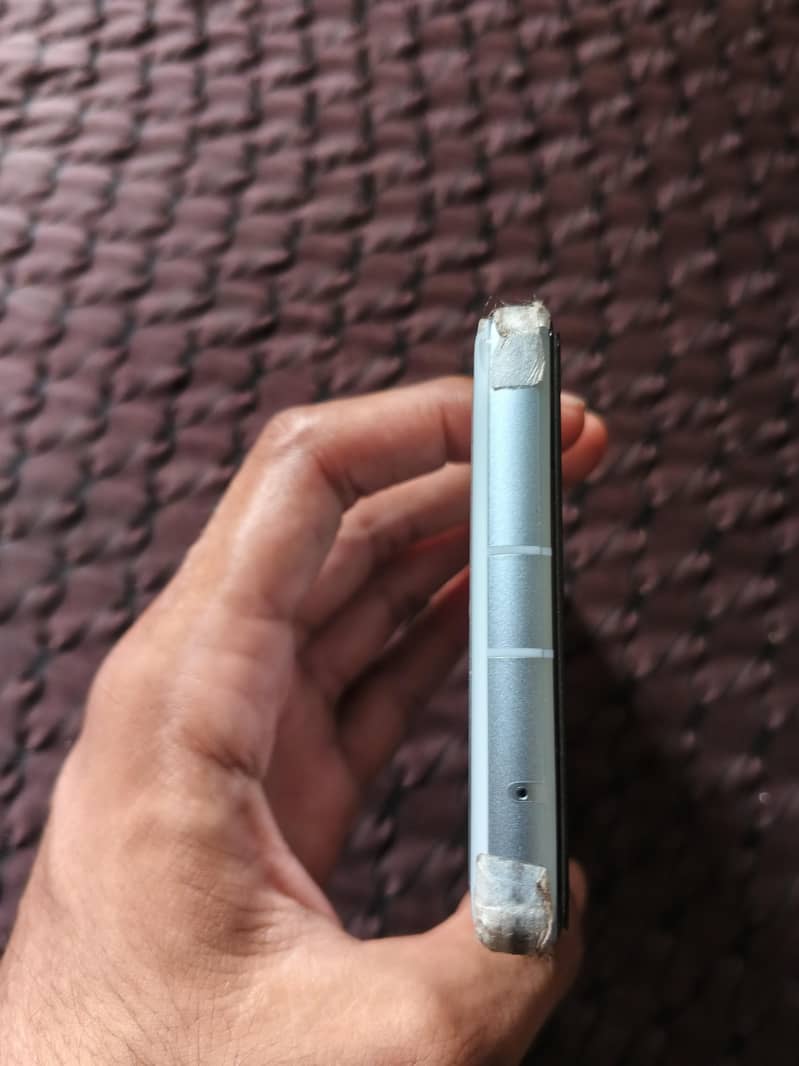 Google Pixel 7a 5