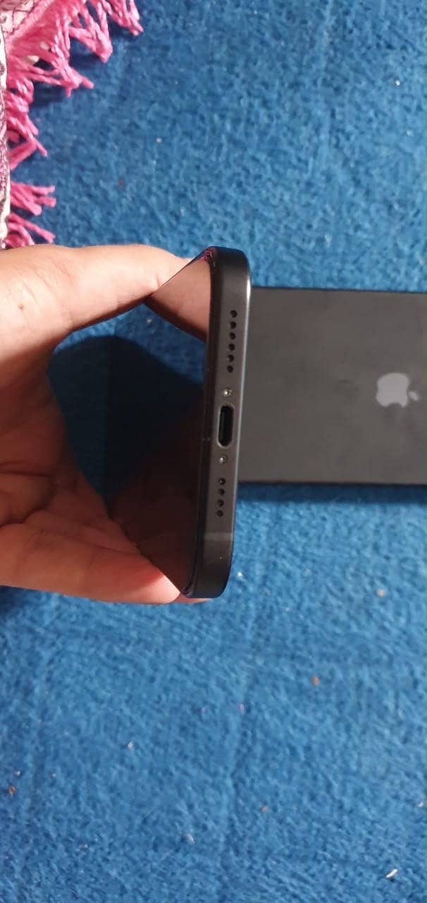 Apple iPhone 15 plus 3
