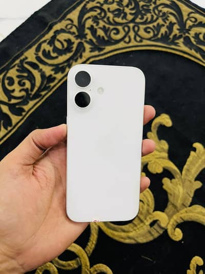 Apple iPhone 16