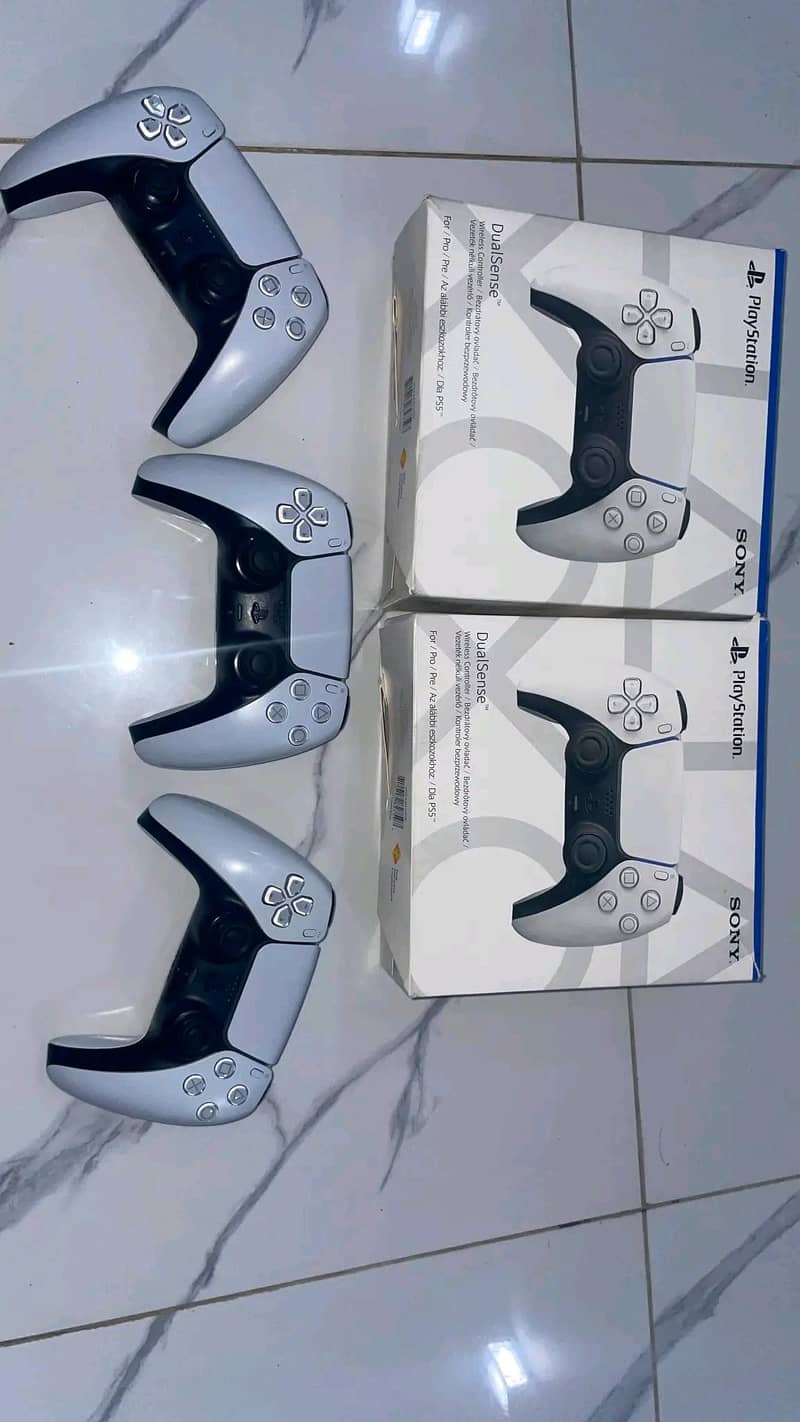 PS5 DualSense Controller 1
