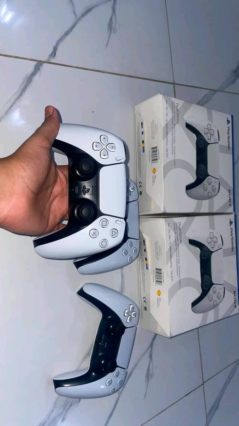 PS5 DualSense Controller 4