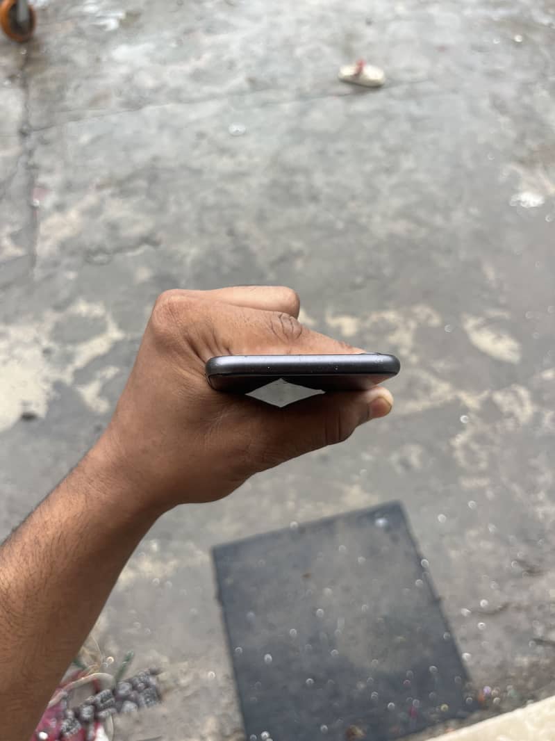 Apple iPhone 8 6