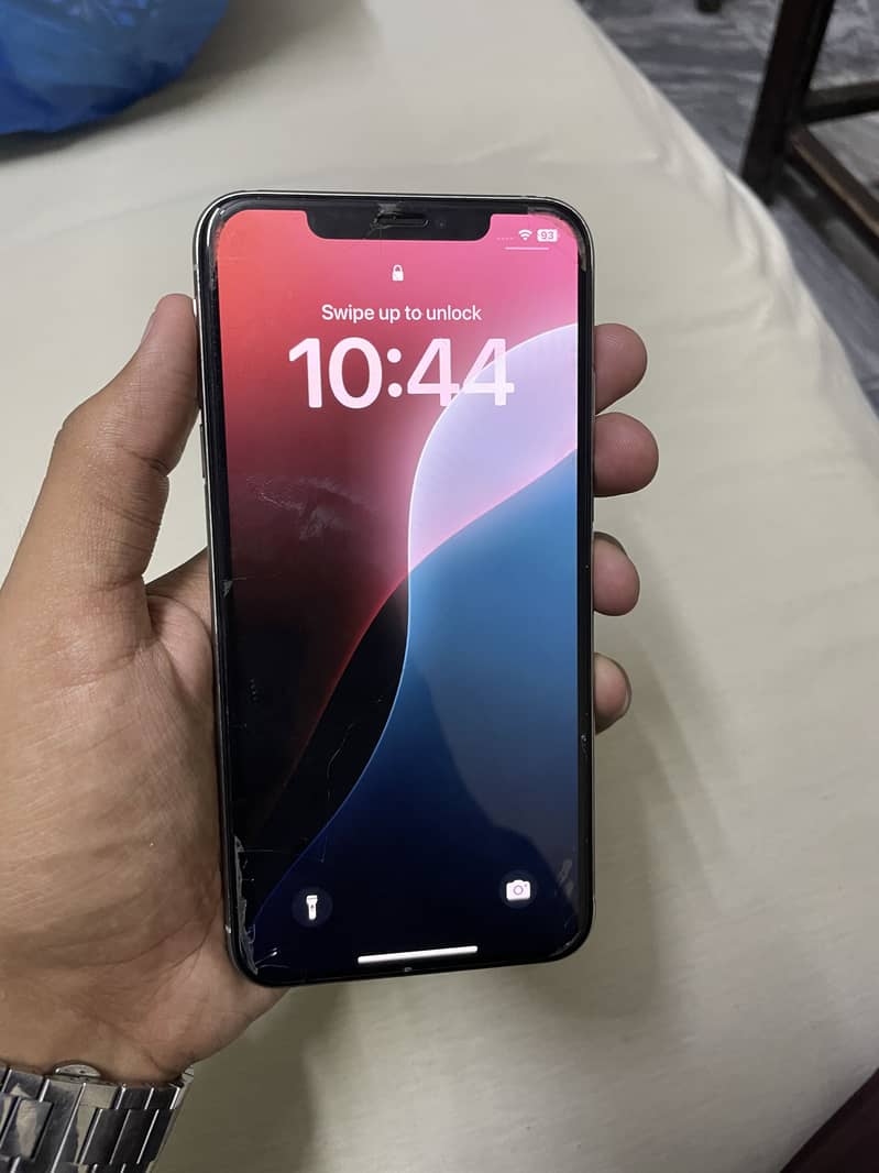 Apple iPhone X 3