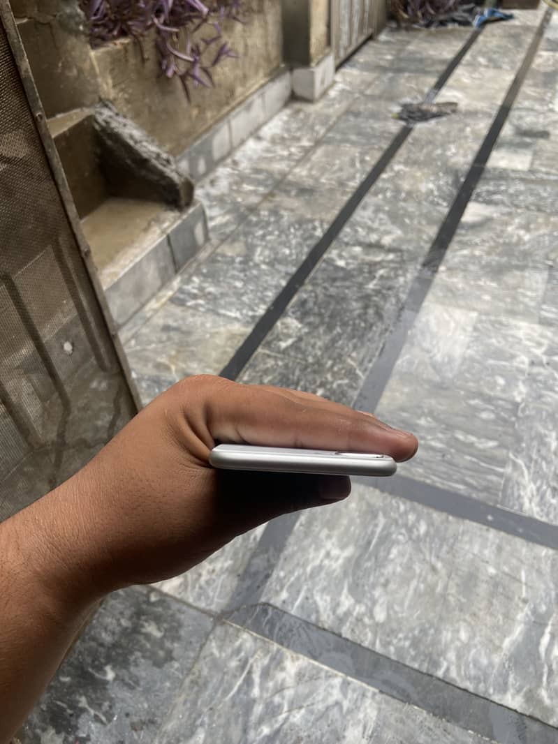 Apple iPhone 8 Plus 2